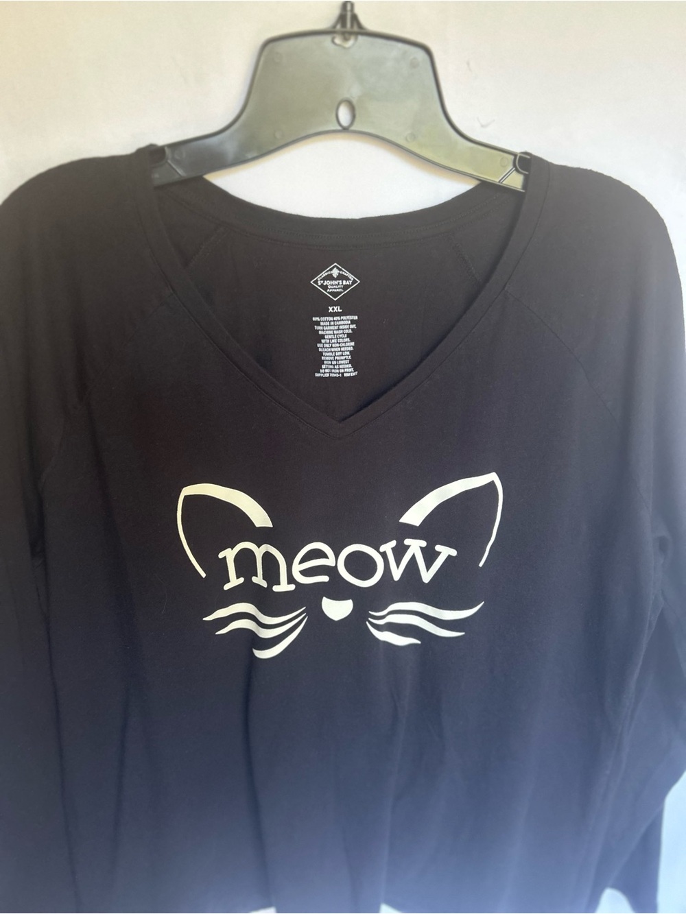 ST JOHN’S BAY BLACK V-NECK LONG SLEEVE TEE WITH CAT “MEOW” SIZE XXL